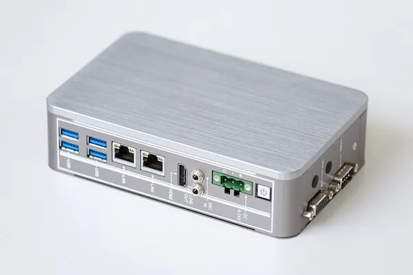 Boitier en tôlerie pour électronique et informatique